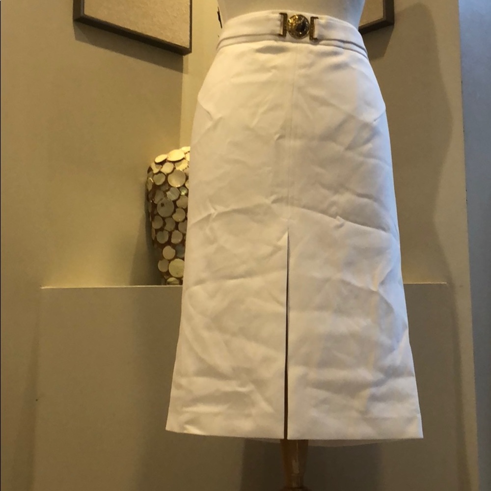 AUTHENTIC VINTAGE - Versace Skirt NWT. Colour off white size uk 50